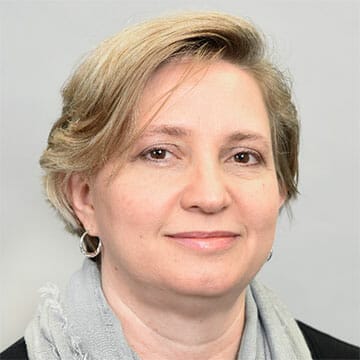 Debra Hansen headshot