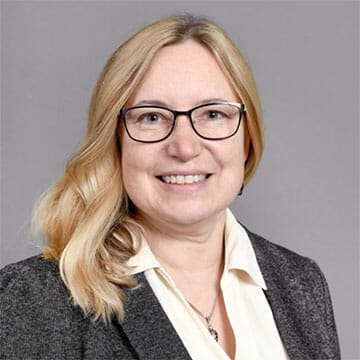 Karen Anderson headshoit