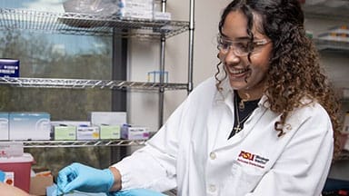 Kelly Conrad in lab